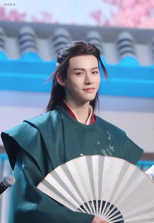 吃瓜直播间爆料娱乐圈cp,吃瓜直播间爆料的甜蜜瞬间  第3张