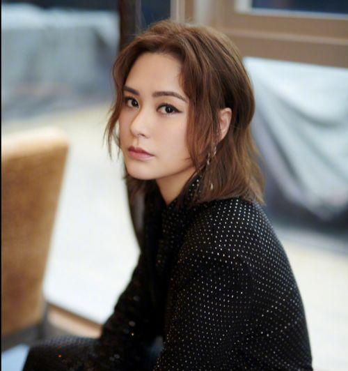 娱乐吃瓜的头像女生真人,网络红人“吃瓜女神”的真实生活  第3张