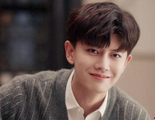 任杰伦照片,光影流转中的音乐传奇  第3张